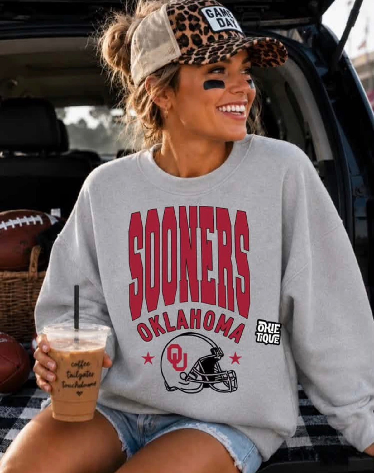 Oklahoma Sooners with Helmet